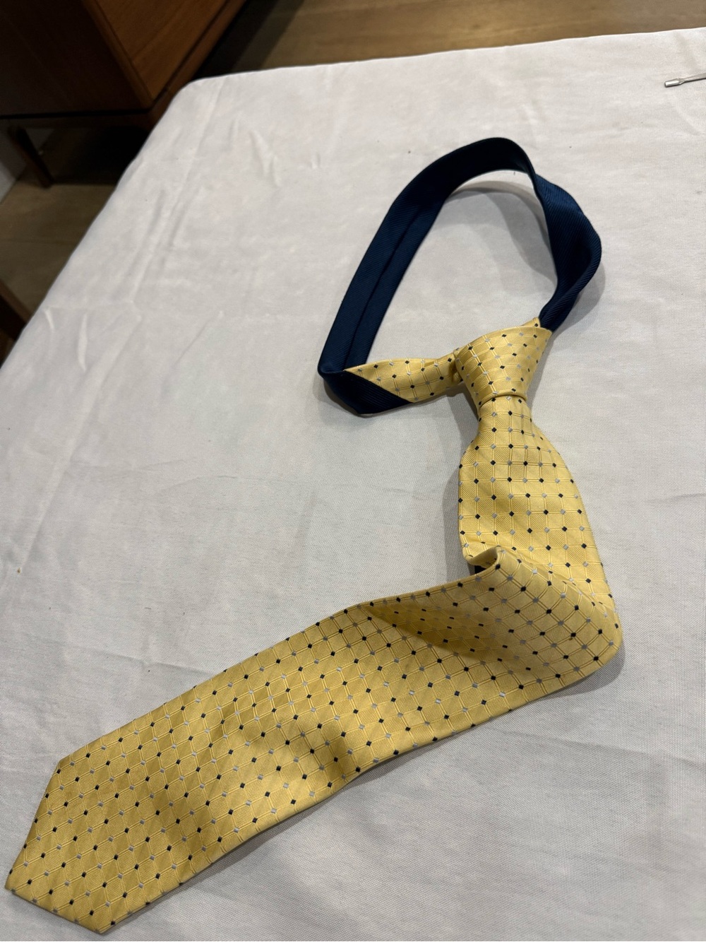 Tommy Hilfiger Yellow Diamond-Grid Tie with Navy Lining